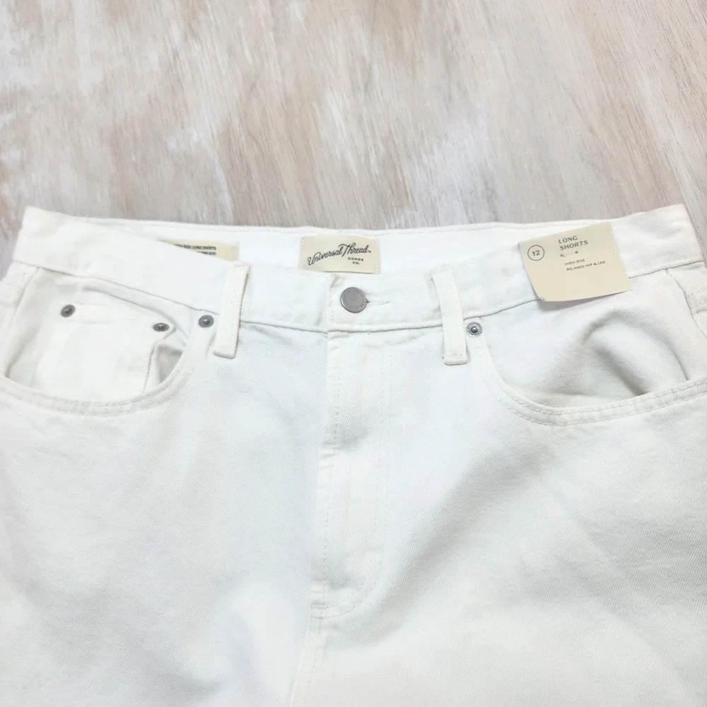 Universal Thread Womens High Rise Long Denim Shorts White Relaxed Fit Size 12
